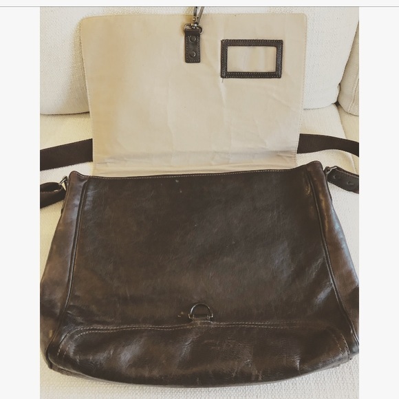 Men’s Banana Republic Leather Messenger Bag - Picture 6 of 8